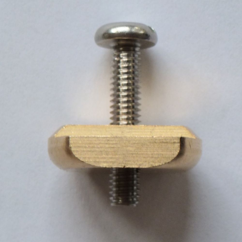 FinnenplÃ¤ttchen mit Schraube M4 (US BOX)